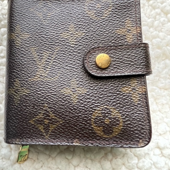 LouisVuitton Compact Wallet - Picture 2 of 12